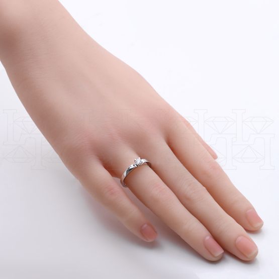 Фото - Кольцо из белого золота с бриллиантом из коллекции "Помолвка" R10176-16038 (515)