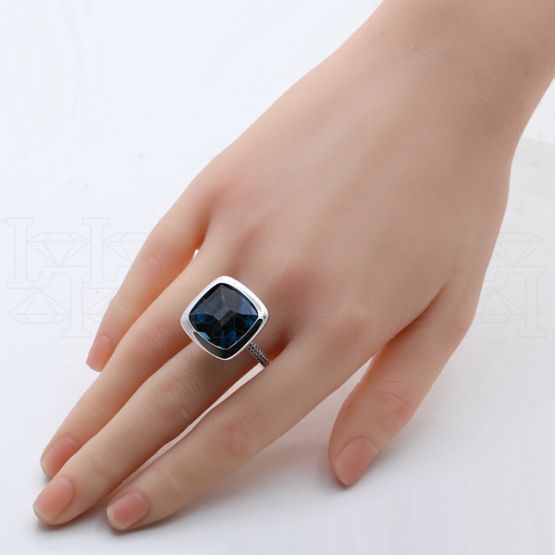 Фото - Кольцо из белого золота с лондонским топазом из коллекции "Акварель" R7786-16191 (420)