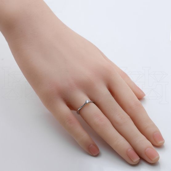 Фото - Кольцо из белого золота с бриллиантом из коллекции "Помолвка" R10155-15988 (515)