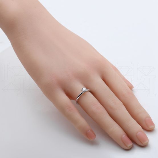Фото - Кольцо из белого золота с бриллиантом из коллекции "Помолвка" R10144-15977 (514)