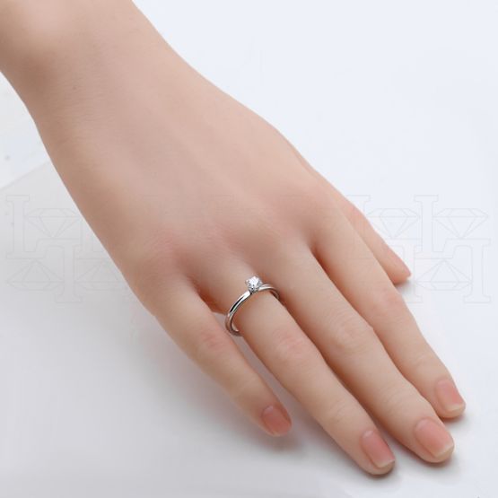 Фото - Кольцо из белого золота с бриллиантом из коллекции "Помолвка" R10162-15995 (514)