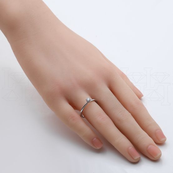 Фото - Кольцо из белого золота с бриллиантом из коллекции "Помолвка" R10180-16043 (515)