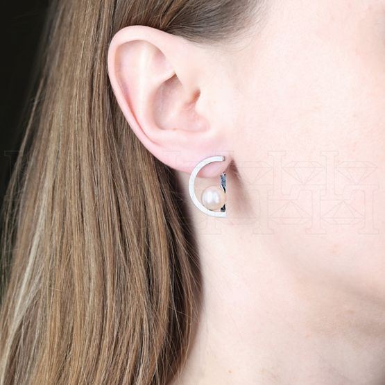 Фото - Серьги из белого золота с жемчугом и бриллиантами из коллекции "Завтрак у Тиффани" E8734-16242 (662)