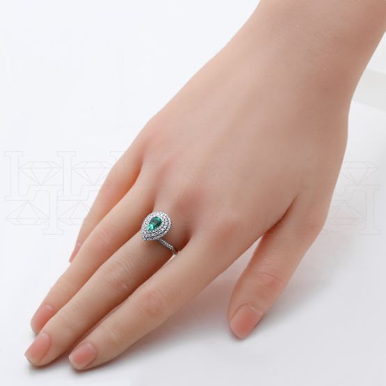 Фото - Кольцо из белого золота с изумрудом и бриллиантами из коллекции "580" R10242-16214 (580)