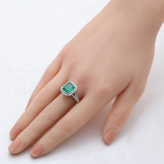 Фото - Кольцо из белого золота с изумрудом и бриллиантами из коллекции "580" R10256-16334 (580)
