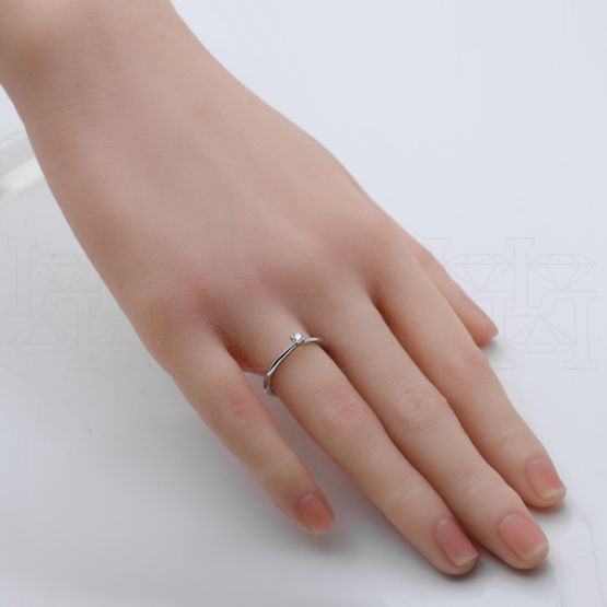 Фото - Кольцо из белого золота с бриллиантом из коллекции "Помолвка" R10154-15987 (515)