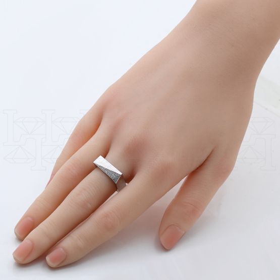 Фото - Кольцо квадратное из белого золота с бриллиантами R7318-10046 (808)