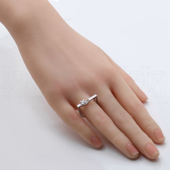 Фото - Кольцо из белого золота с бриллиантом из коллекции "Помолвка" R10177-16039 (514)