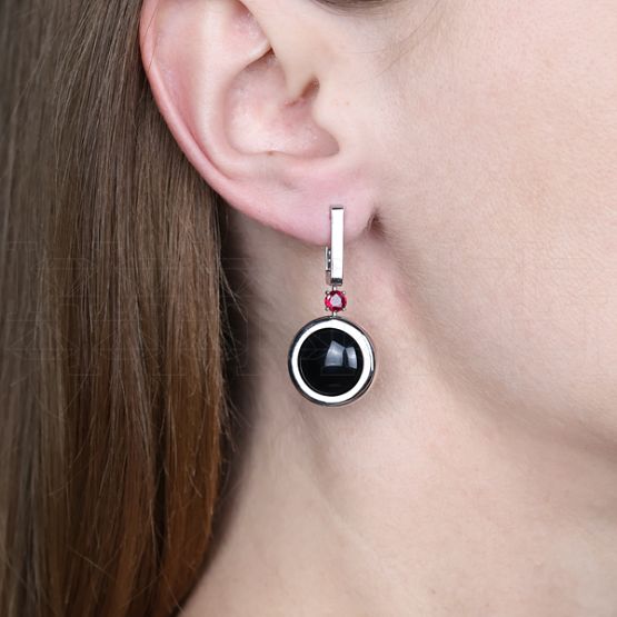 Фото - Серьги из белого золота с рубинами из коллекции "Оникс" E8087-15949 (492)