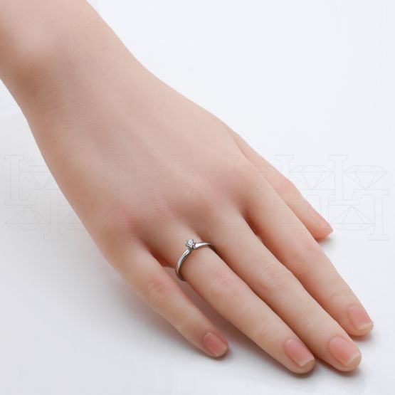 Фото - Кольцо из белого золота с бриллиантом из коллекции "Помолвка" R10179-16041 (515)