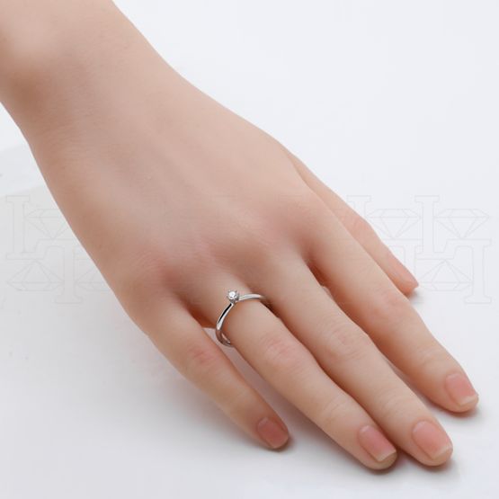 Фото - Кольцо из белого золота с бриллиантом из коллекции "Помолвка" R10159-15992 (515)