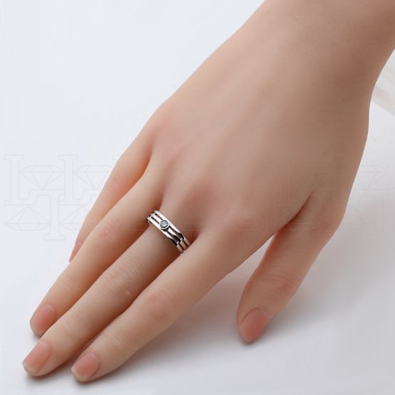 Фото - Кольцо квадратное из белого золота с пикированным бриллиантом из коллекции "Современные" R7182-13231 (332)