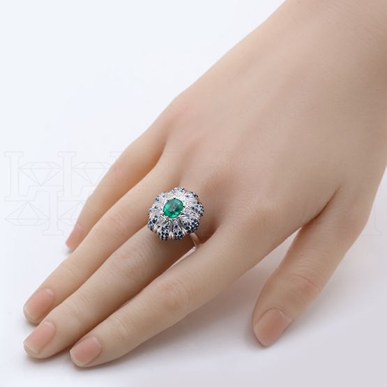 Фото - Кольцо из белого золота с изумрудом и бриллиантами R9949-15505 (453)