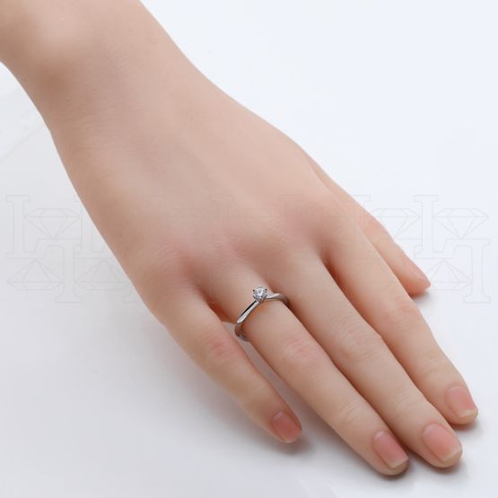 Фото - Кольцо из белого золота с бриллиантом из коллекции "Помолвка" R10172-16009 (514)
