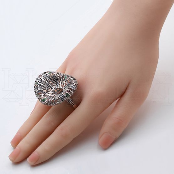 Фото - Кольцо из белого золота с цветными сапфирами из коллекции "Мутабор" R10071-15863 (762)