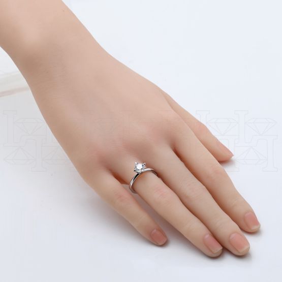 Фото - Кольцо из белого золота с бриллиантом из коллекции "Помолвка" R10169-16318 (512)