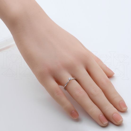 Фото - Кольцо из белого золота с бриллиантом из коллекции "Помолвка" R10157-16030 (515)