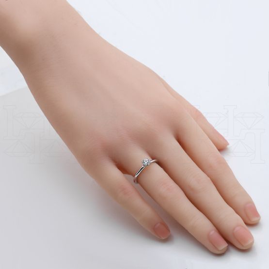 Фото - Кольцо из белого золота с бриллиантом из коллекции "Помолвка" R10160-15993 (514)